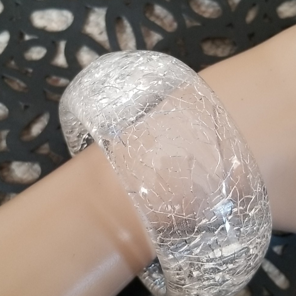 Large Plastic Bangle With Crackle design. - Picture 2 of 5